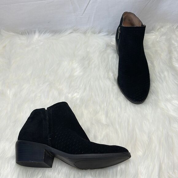 Lucky Brand Fabiana Black Perforated Suede Booties Sz 6 - Picture 2 of 9